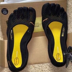 Vibram Black and Yellow FiveFingers Minimalist Toe Shoes